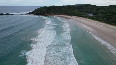 Malerischer-Strand-Von-Broken-Head-In-Der-Nähe-Von-Byron-Bay,-NSW,-Australien-–-Luftaufnahme-Einer-Drohne