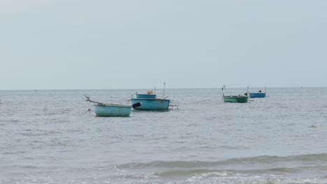 Beautiful-basket-boats-floating-on-the-sea