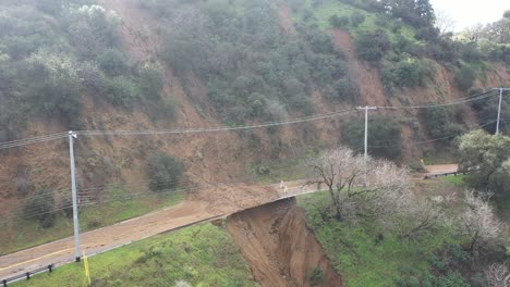 Major-Mudslide-on-Canyon-Roadway