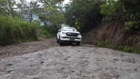 foton-4x4-car-on-dirt-road-in-the-mountains,-4WD-car
