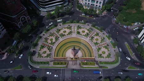 Kreisverkehr-Im-Stadtzentrum-Von-Saigon