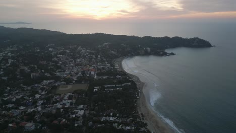 Luftaufnahme-Bei-Sonnenuntergang-An-Der-Riviera-Von-Sayulita,-Nayarit,-Puerto-Vallarta,-Mexiko,-Reiseziel,-Mexikanische-Pazifikküste
