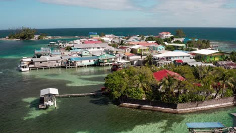 The-Rocks-Cay-and-Jewel-Cay-In-Utila-Bay-Islands,-Honduras