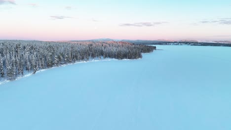 Lapland-Frozen-Lake-At-Pyhä-Luosto-In-Finland,-Winter-Wonderland
