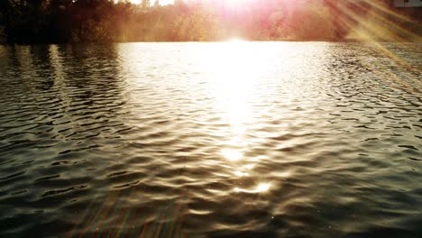 Reflejo-Del-Sol-En-El-Agua