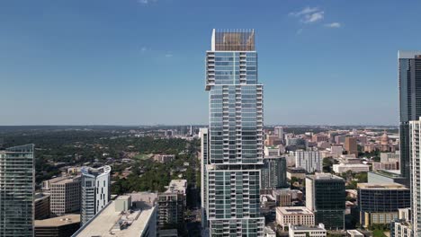 Rotating-slowly-around-the-luxurious-Independent-residential-Tower-in-Austin-Texas