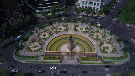 Saigon-City-center-traffic-roundabout