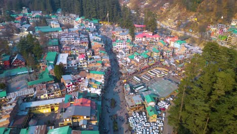 Aerial-view-Citi-of-Manali-Landscape,-Himachal-Pradesh,-India