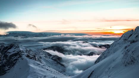 Lapso-De-Tiempo-En-Invierno-Al-Atardecer-En-El-Pico-De-La-Montaña-Pilatus-En-Suiza