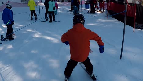 Escuela-De-Esquí-Y-Snowboard-De-Invierno-Para-Niños.