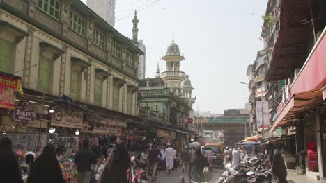 Indian-Muslims-packing-an-old-Mumbai's-Mohammed-Ali-Road