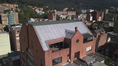 Panoramic-photo-of-the-city-of-Bogotá,-with-many-buildings-in-the-north-of-the-city,-large-building-of-Bogotá,-and-its-terraces