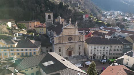 Bellinzona-Suiza-Iglesia-Con-Destello-De-Lente-Soleado