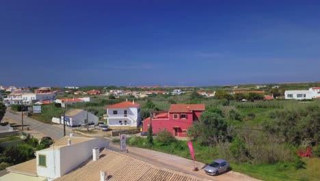 Landhäuser-In-Algarve,-Portugal-Mit-Wunderschönem-Himmel