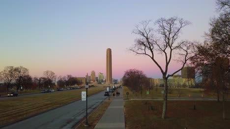 Kansas-City,-Missouri,-5-De-Enero-De-2018:-Imágenes-Aéreas-De-Drones-Del-Museo-De-La-Primera-Guerra-Mundial-En-Kcmo-Al-Atardecer