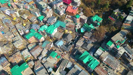 Luftaufnahme-Der-Stadt-Manali,-Himachal-Pradesh,-Indien