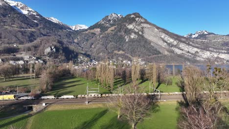 Walensee-Luftaufnahme,-Weesen-Amden-Bahn-Und-Straße.-Schweiz