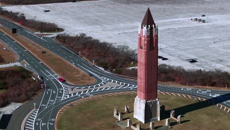 Eine-Luftaufnahme-Des-Wasserturms,-Bekannt-Als-Der-Bleistift-Am-Jones-Beach-Auf-Long-Island,-New-York