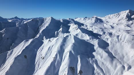 beautiful-panoramic-view-over-snow-covered-mountains