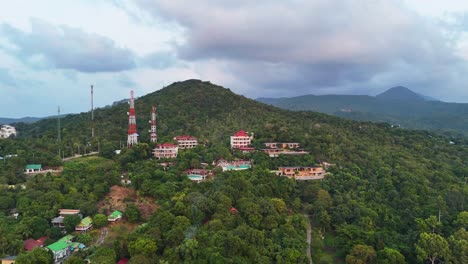 Jungle-mountain-and-luxury-resort-in-Thailand,-aerial-view