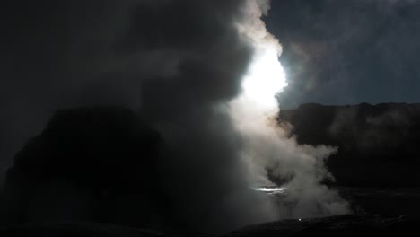 Big-Geyser-Field-Releasing-Steam-at-Sunrise-in-the-Desert-Wide-Angle