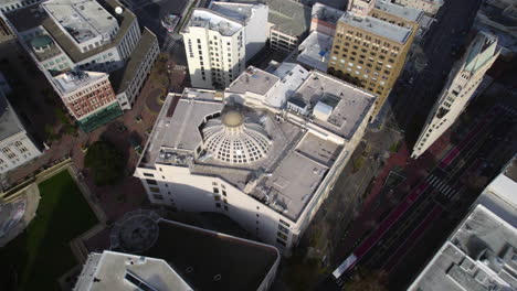 Oakland-Ca-Usa,-Vista-Aérea-Del-Edificio-Rotonda-También-Conocido-Como-Grandes-Almacenes-Kahn,-Edificio-Histórico-En-El-Centro