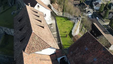 Aarburg-Aargau-Schweiz-Dachterrasse-Ansicht-Luftaufnahme