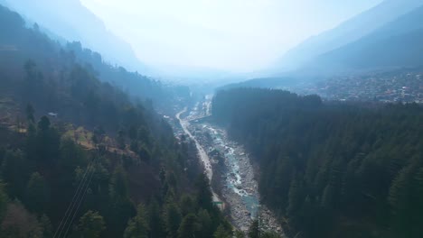 Aerial-view-Citi-of-Manali-Landscape,-Himachal-Pradesh,-India