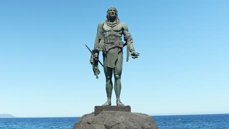 Sculpture-of-the-Guanche-king-Relicar-in-Candelaria,-Tenerife,-Spain