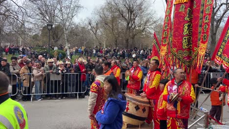 Parade-Zur-Feier-Des-Chinesischen-Neujahrs-In-Usera,-Madrid