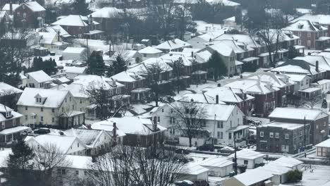 Aerial-shot-of-a-suburban-neighborhood-in-the-USA