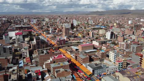 Vista-Aérea-De-Oruro,-Bolivia-En-El-Alto-Altiplano-De-Los-Andes