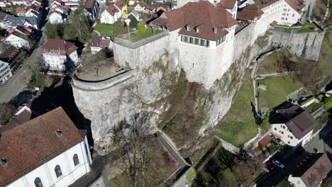Aarburg-Aargau-Schweiz-Dach--Und-Wanddetails-Des-Schlosses
