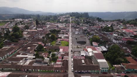 Drone-establisher-town-Salento-in-the-Colombian-andes-region,-famous-for-coffee