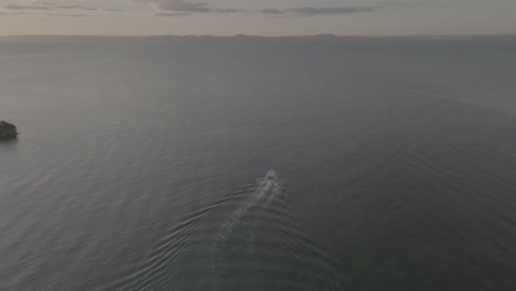 Barco-Solo-En-El-Mar-Caribe