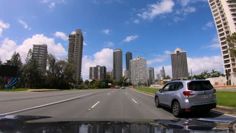 POV-Fahrt-Durch-Surfers-Paradise,-Gold-Coast