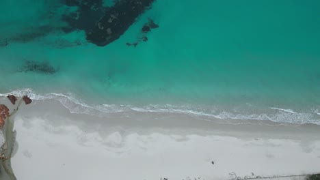 Clip-Aéreo-Cinematográfico-En-La-Playa-De-Palombaggia,-Córcega.