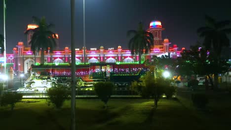 Vista-Aérea-De-1090-Chauraha-Gomti-Nagar,-Dr-Ambedkar-Dwar,-Metro-De-Lucknow-Y-La-Estación-De-Tren-De-Lucknow-Charbagh-Y-La-Ciudad-De-Lucknow