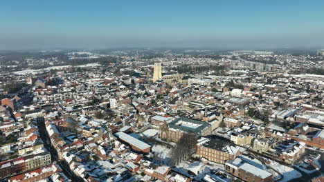 Panoramablick-Auf-Tongeren-Im-Wintertag,-Basilika-Im-Hintergrund