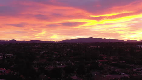 Vibrant-sunrise-over-Chula-Vista-California,-suburb-of-San-Diego