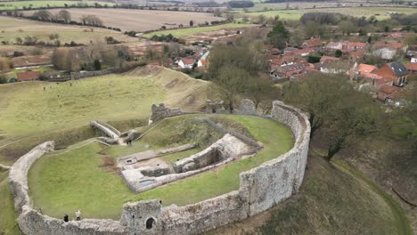 Rückwärts-Rotierende-Drohne-Erschossen-Bailey-Gate-Bei-Castle-Acre-Norfolk