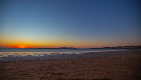 Sonnenaufgang-Am-Strand-Am-Roten-Meer-Morgenrot-Zeitraffer-Der-Meeresspiegel