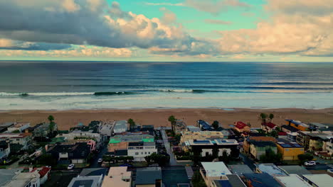 Oceanfront-Apartments-And-Houses-In-Manhattan-Beach,-California,-USA