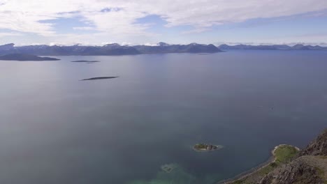 Luftaufnahme-Der-Berge-Und-Fjorde-In-Norwegen