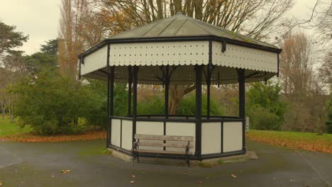 Pavilion-At-The-National-Botanic-Gardens-During-Winter-In-Dublin,-Ireland