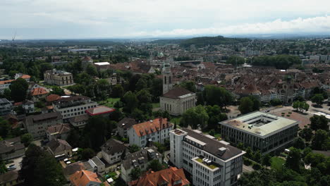 Luftaufnahme-Einer-Kleinen-Stadt-In-Der-Schweiz