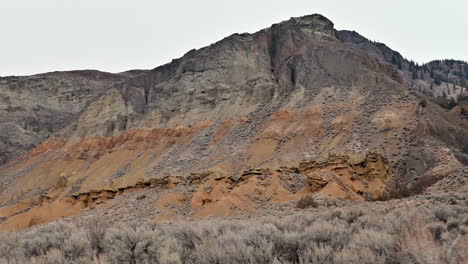 La-Majestuosidad-Volcánica-De-Cinnamon-Ridge-En-Kamloops