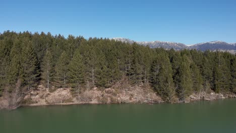 Vista-Aérea-Aoos-Primavera-Lago-Zagori-Epirus-Grecia