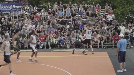 Hoopfest-2018-–-Hauptcourt,-Basketballspiel-Der-Männer