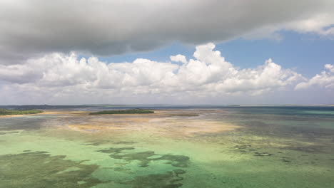Panorama-of-the-wonderful-beach-of-Zanzibar,-summer-concept,-carefree-holiday,-Africa,-Tanzania